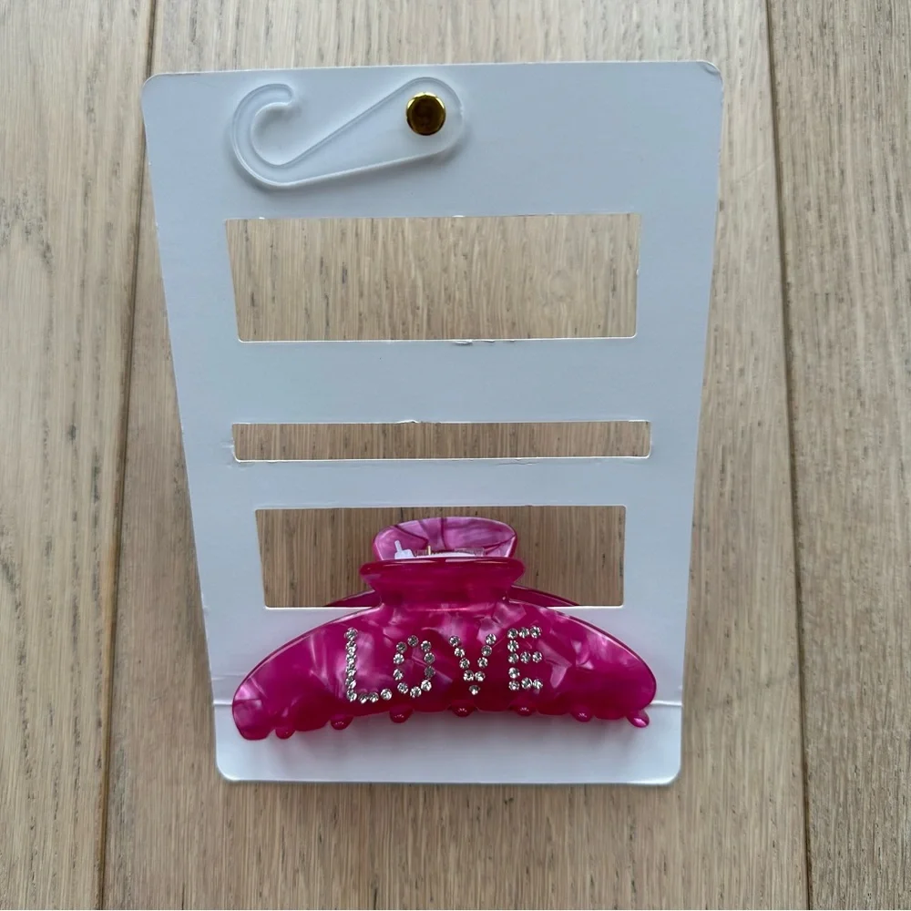 🆕 Marbled Pink Bejeweled Rhinestone “LOVE” Claw Clip